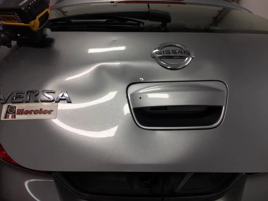 Avant - Débosselage sans peinture sur une Nissan